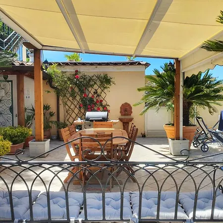 Lia's - Il Monticello Pensión